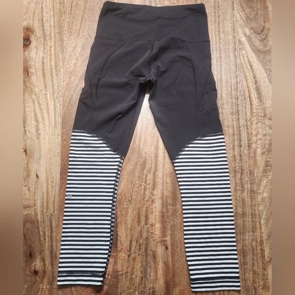 Lululemon Womens All Sport Crop Legging Elastic Waist Striped Black White Size 4 - Picture 3 of 6